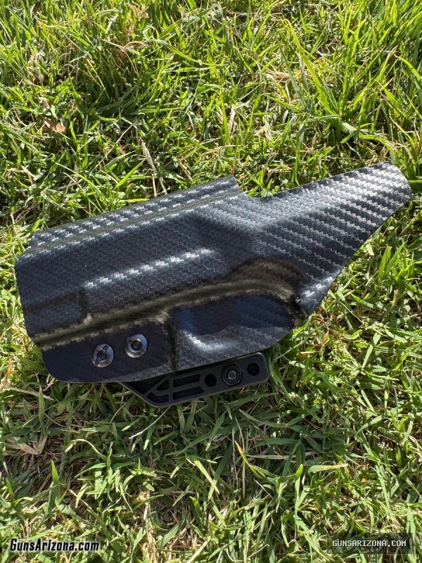 Glock 19 Rounded RH AIWB Holster Carbon Fiber w/Red Hardware