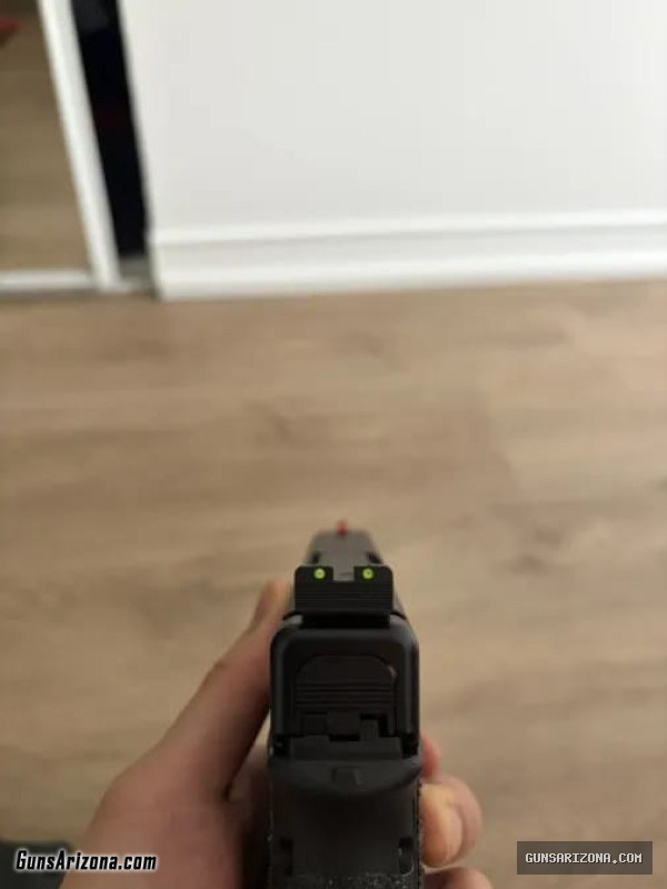 Glock 17 Gen 5 9mm CUSTOM LIKE NEW FULL SET