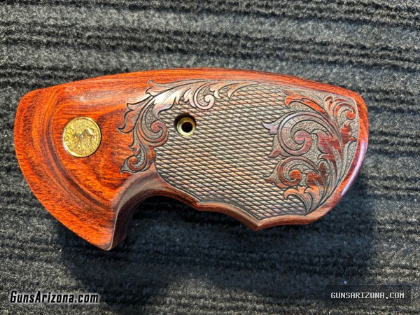 Colt Python grip new Altamont