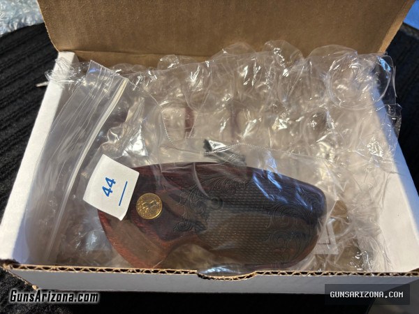 Colt Python grip new Altamont