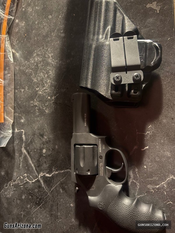 Taurus Defender 856 38 Spl +P Matte black 3.00 in. Hogue Rubber With icon 2.0 Harry’s holster