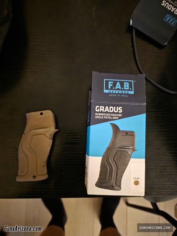 Fab defense gradus ar15 grip