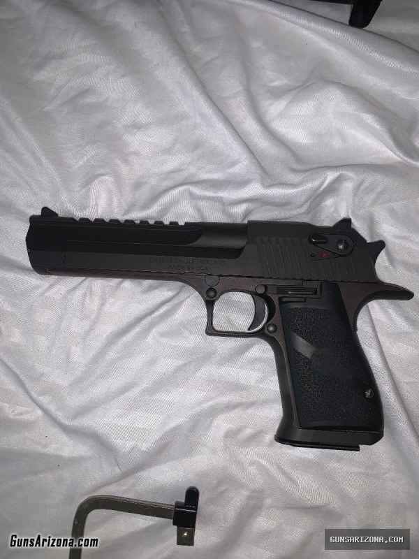 Desert Eagle Magnum Research