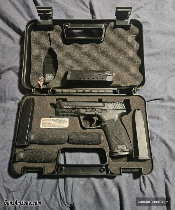 Smith & Wesson MP40