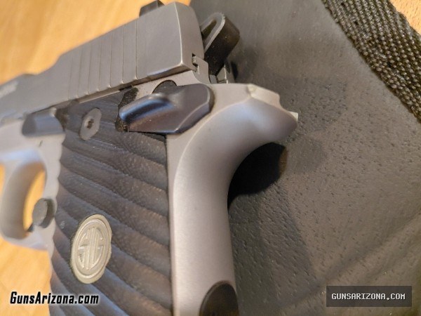 SIG P238 G10  package