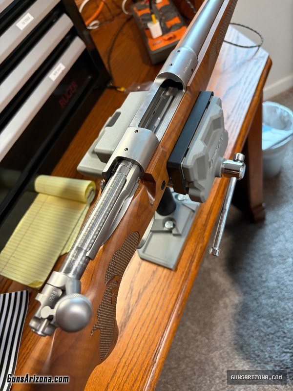 Winchester Model 70 Featherweight Stainless, Dark Maple 6.5cm