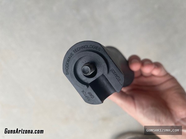 Mossberg shockwave raptor grip