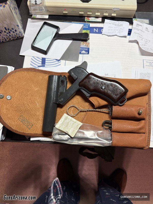 CZECH M44/67 FLARE PISTOL WITH FLARES