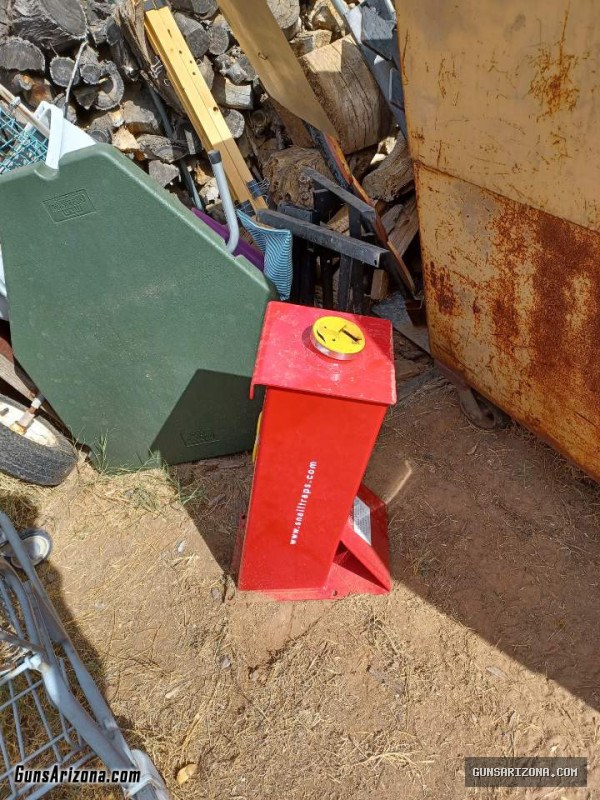 Firearms clearing station