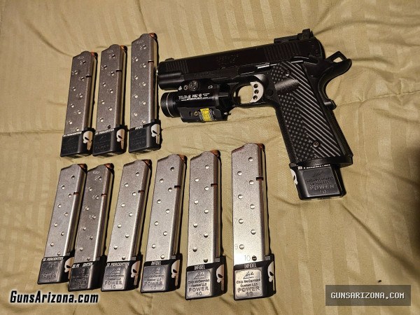 SA TRP OPERATOR .45 ACP WITH 10 10 RD MAGS & STREAMLIGHT LASER AND LIGHT COMBO