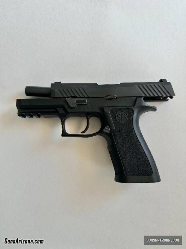 Sig Sauer P320 9mm, 2 Mags, Holster + More