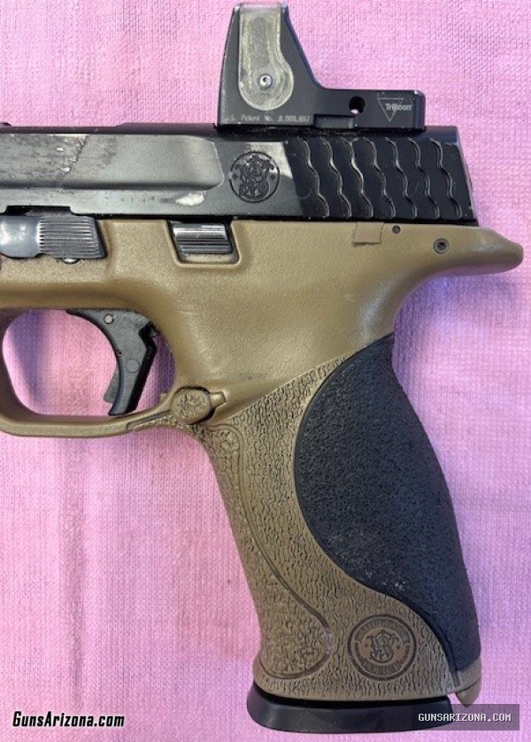 Smith & Wesson M&P40 40S&W Semi-Auto Pistol