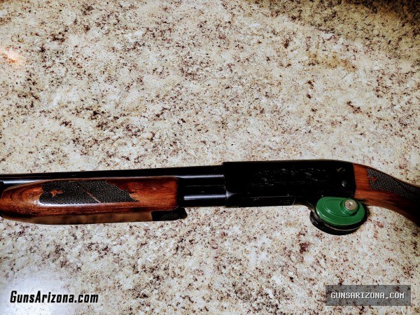 Ithaca model 37 1961 Featherlight 12 gauge shot gun