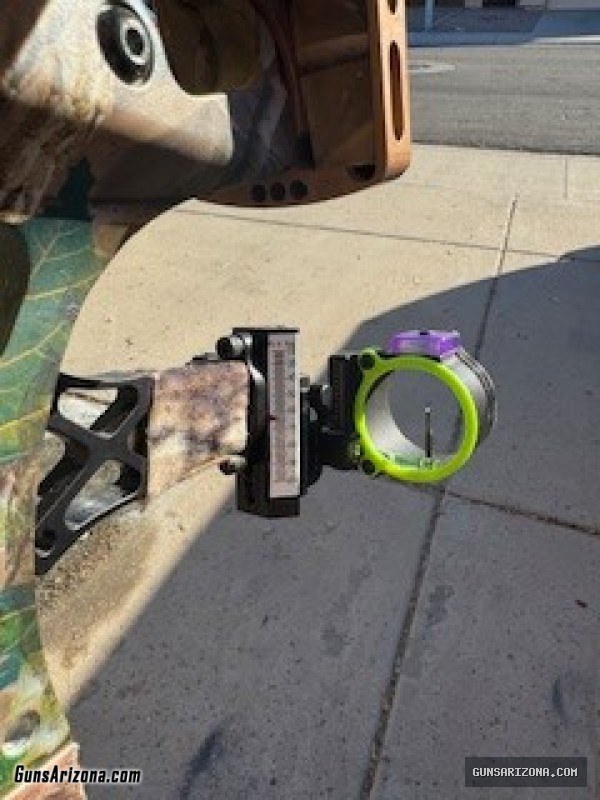 Hoyt CyberTec XT2000 LEFT HAND Compound Bow-Complete Hunting Setup