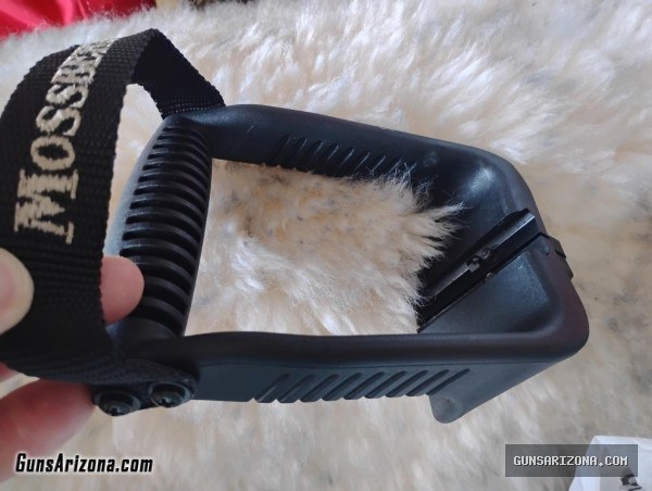 Mossberg 12Ga "SHOCK AND SAW" Chainsaw Fore Grip New take off-