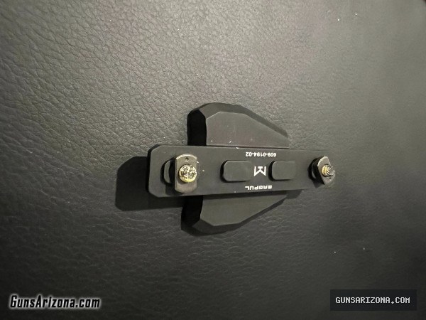 M-LOK® Tripod Adapter