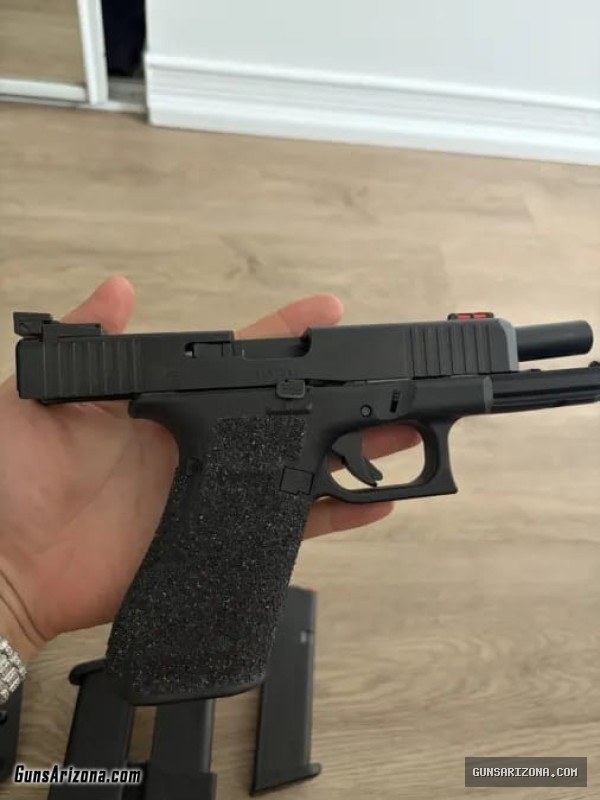 Glock 17 Gen 5 9mm CUSTOM LIKE NEW FULL SET