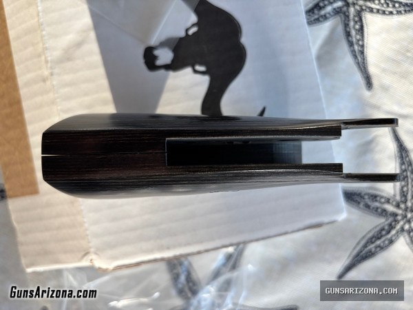 S&W New Altamont grips for N frame round butt