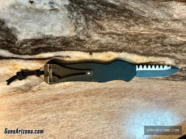 Heretic Knives Hydra Jade Top Handle Two-Tone Black Blade Jade