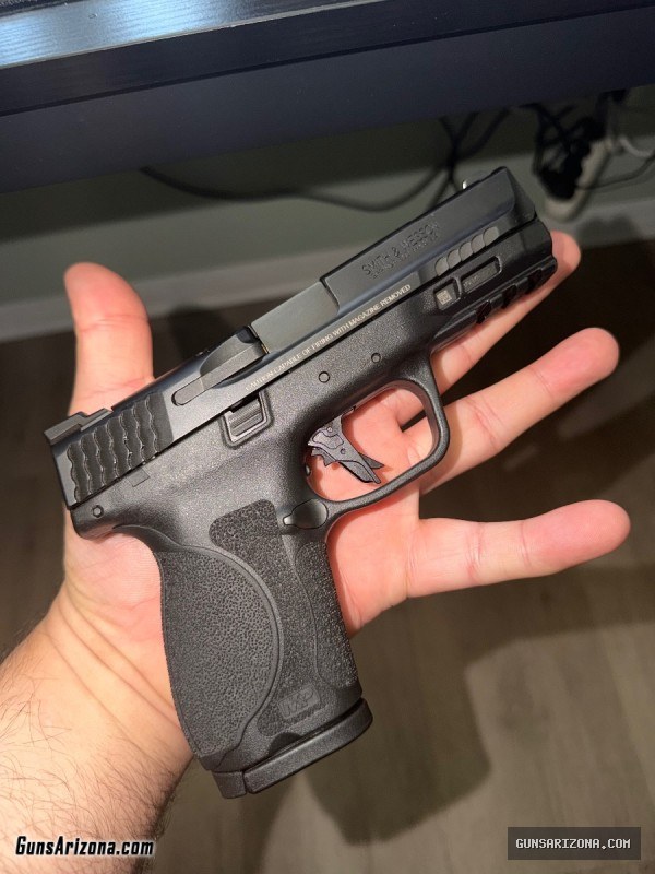 Smith and Wesson M&P 2.0 Compact