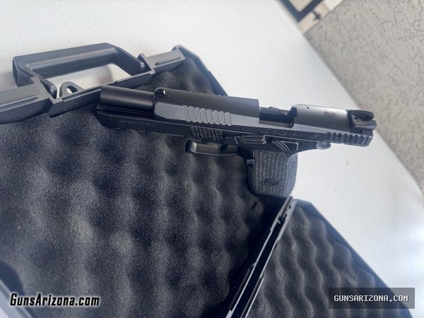 CZ P‑09 F Nocturne 9mm