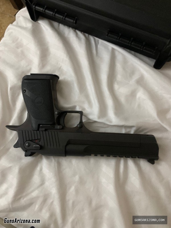 Desert Eagle Magnum Research