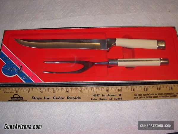 Carvel Hall Carving Knife set.  New in Unopened box.