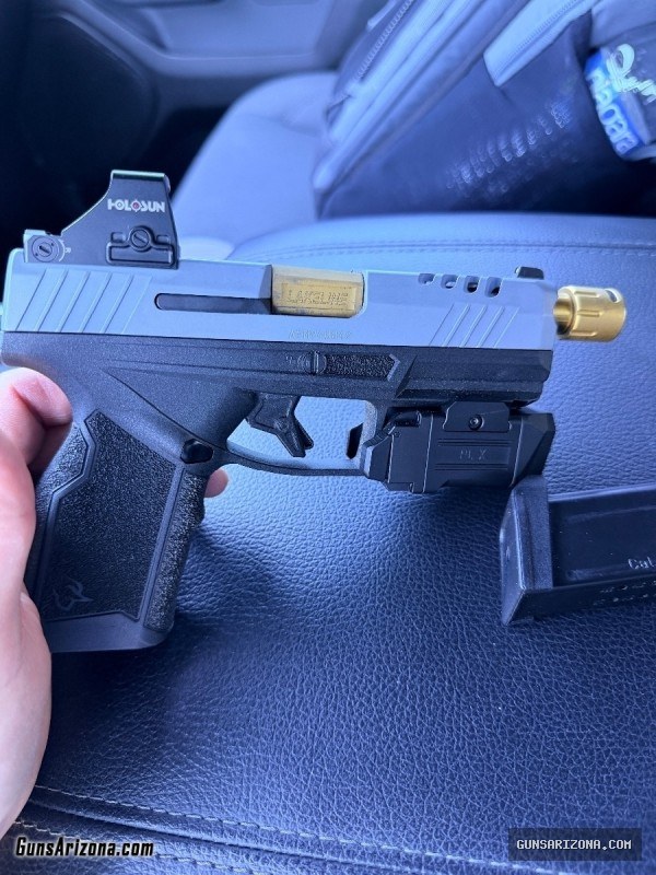 Taurus GX4 Carry