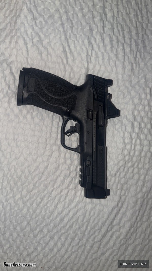 Smith and Wesson m&p 2.0 10mm