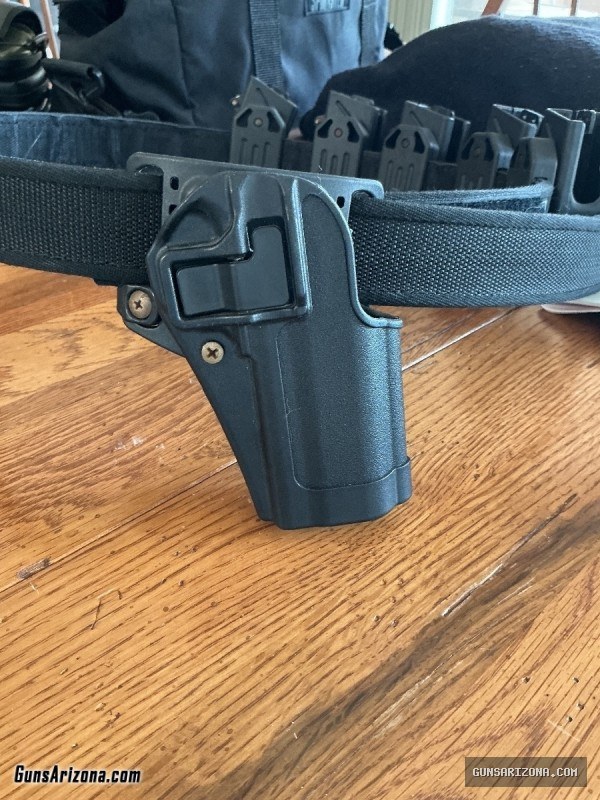 CR Speed Competition shooting belt with 1 holster and 5 Mag holsters