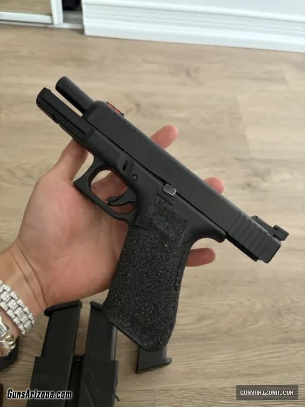 Glock 17 Gen 5 9mm CUSTOM LIKE NEW FULL SET
