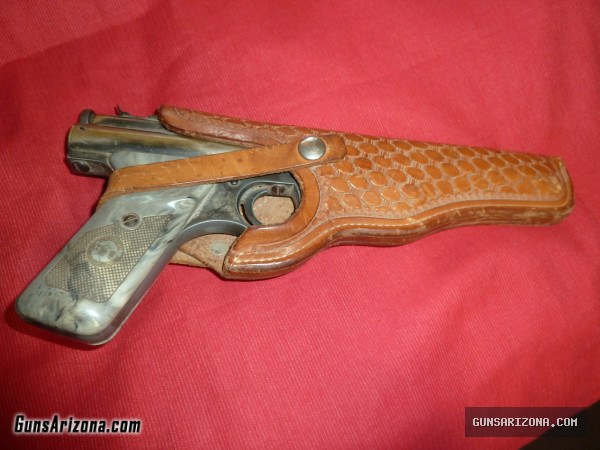 BENJAMIN FRANKLIN MODEL 137 AIR PISTOL w/ HOLSTER