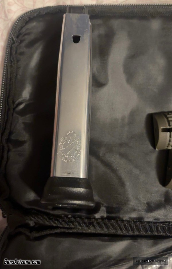 Springfield XD 10mm case and mag