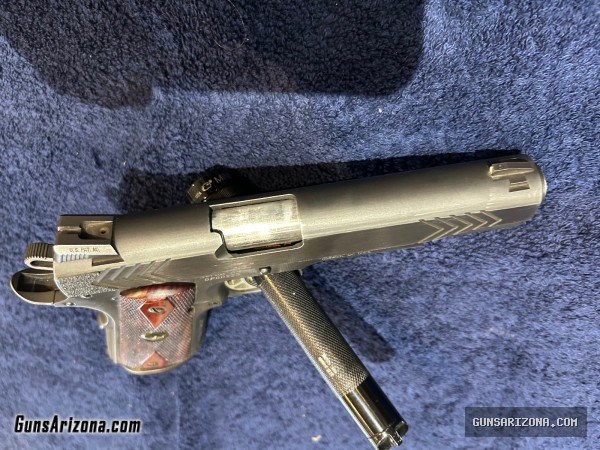 Dan Wesson Pointman .45 1911