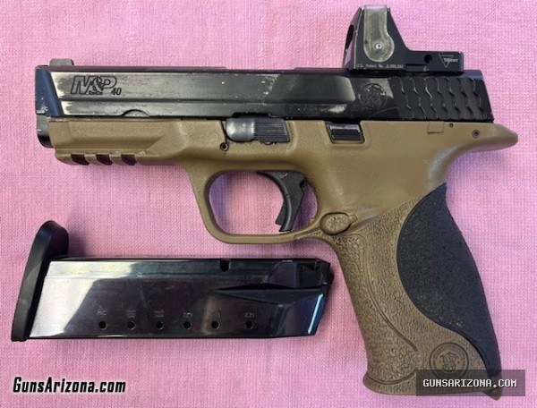 Smith & Wesson M&P40 40S&W Semi-Auto Pistol