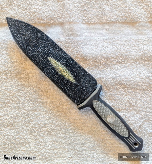 Colt stainless steel fixed blade dagger