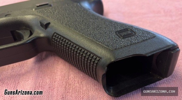 Glock 22 Gen2 .40S&W Semi-Auto Pistol