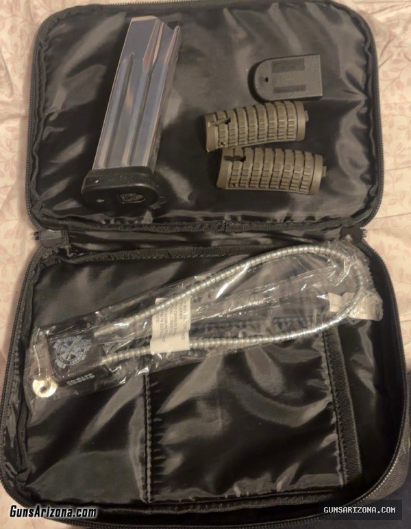 Springfield XD 10mm case and mag