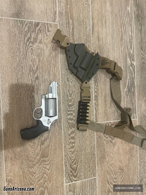 S&w governor with kenai chest holster