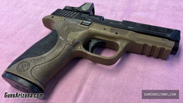 Smith & Wesson M&P40 40S&W Semi-Auto Pistol