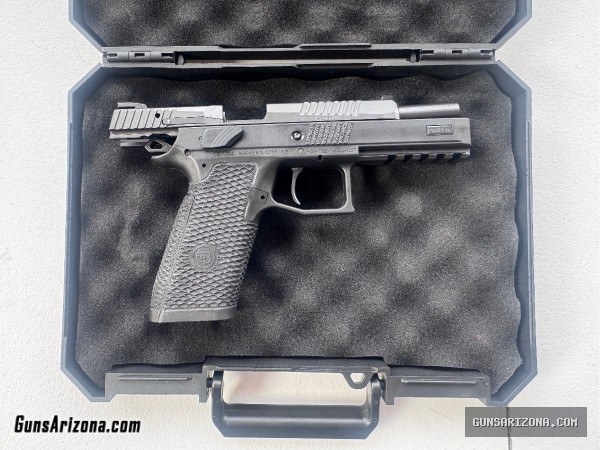 CZ P‑09 F Nocturne 9mm