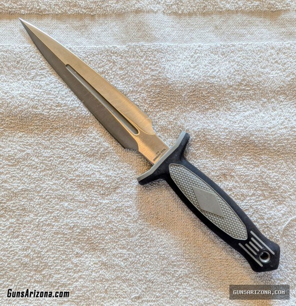 Colt stainless steel fixed blade dagger