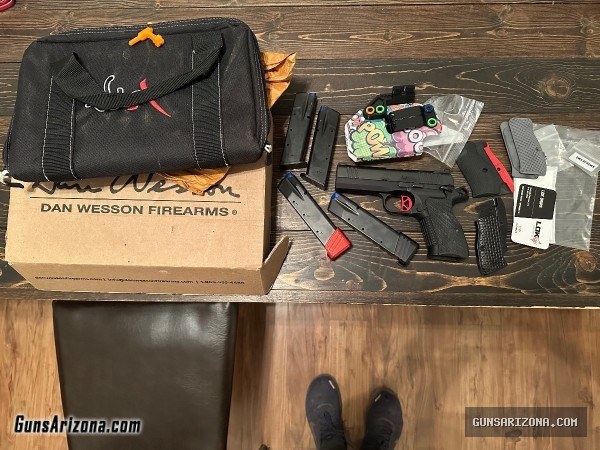 Dan Wesson DWX compact with extras