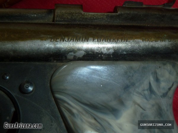 BENJAMIN FRANKLIN MODEL 137 AIR PISTOL w/ HOLSTER