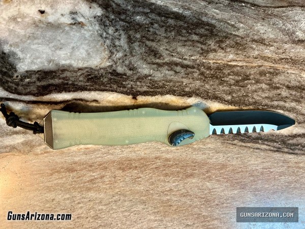 Heretic Knives Hydra Jade Top Handle Two-Tone Black Blade Jade