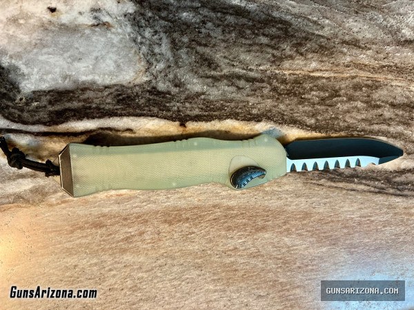 Heretic Knives Hydra Jade Top Handle Two-Tone Black Blade Jade