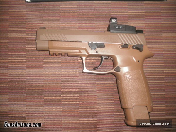 SIG SAUER P320 /M17 .177 CO2 BLOWBACK PELLET PISTOL, 20 ROUNDS, OPTIC READY. Can include some CO2 and pellets. near Gilbert
