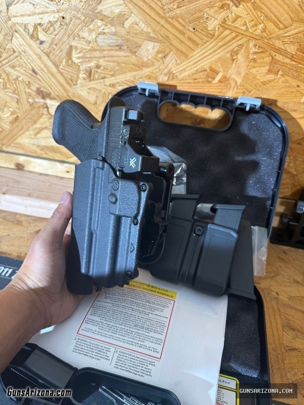 Glock 19 Gen 6 w/ Vortex Defender ST, TLR-1 HL, Alien Gear Rapid Force Lvl 2 OWB and 2 mag belt carriers