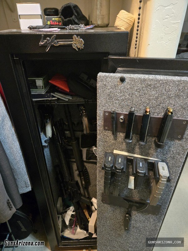 Gun Safe + 6 Firearms 3k