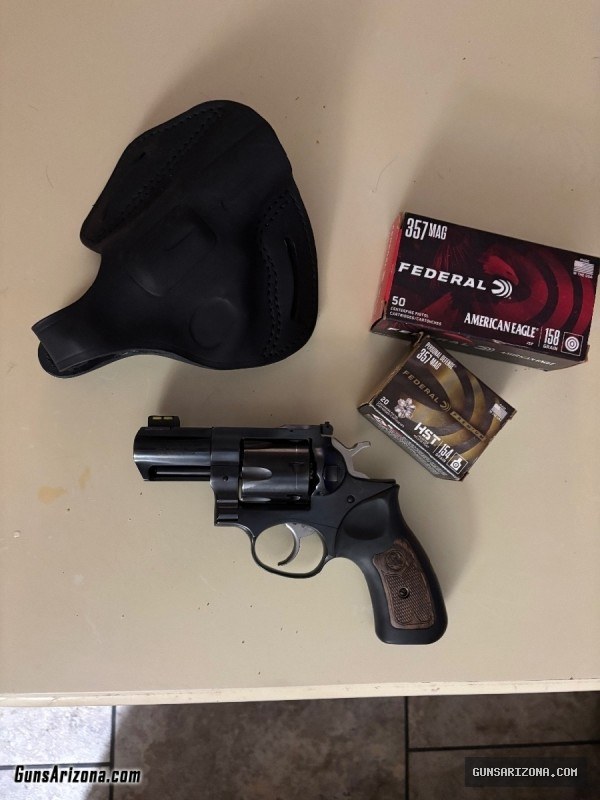 Ruger Gp100 snub 2inch blue fiber sites